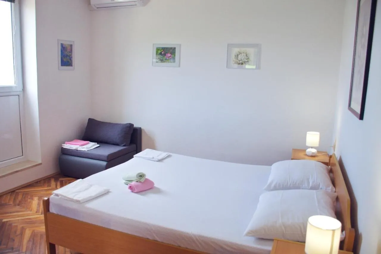 Holiday House Karmen Pag Town Apartment