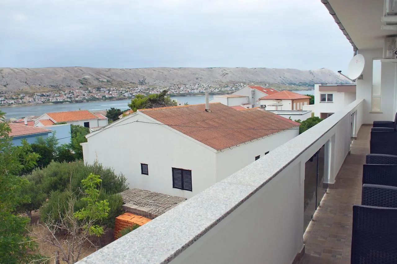 Apartment Holiday House Karmen Pag Town
