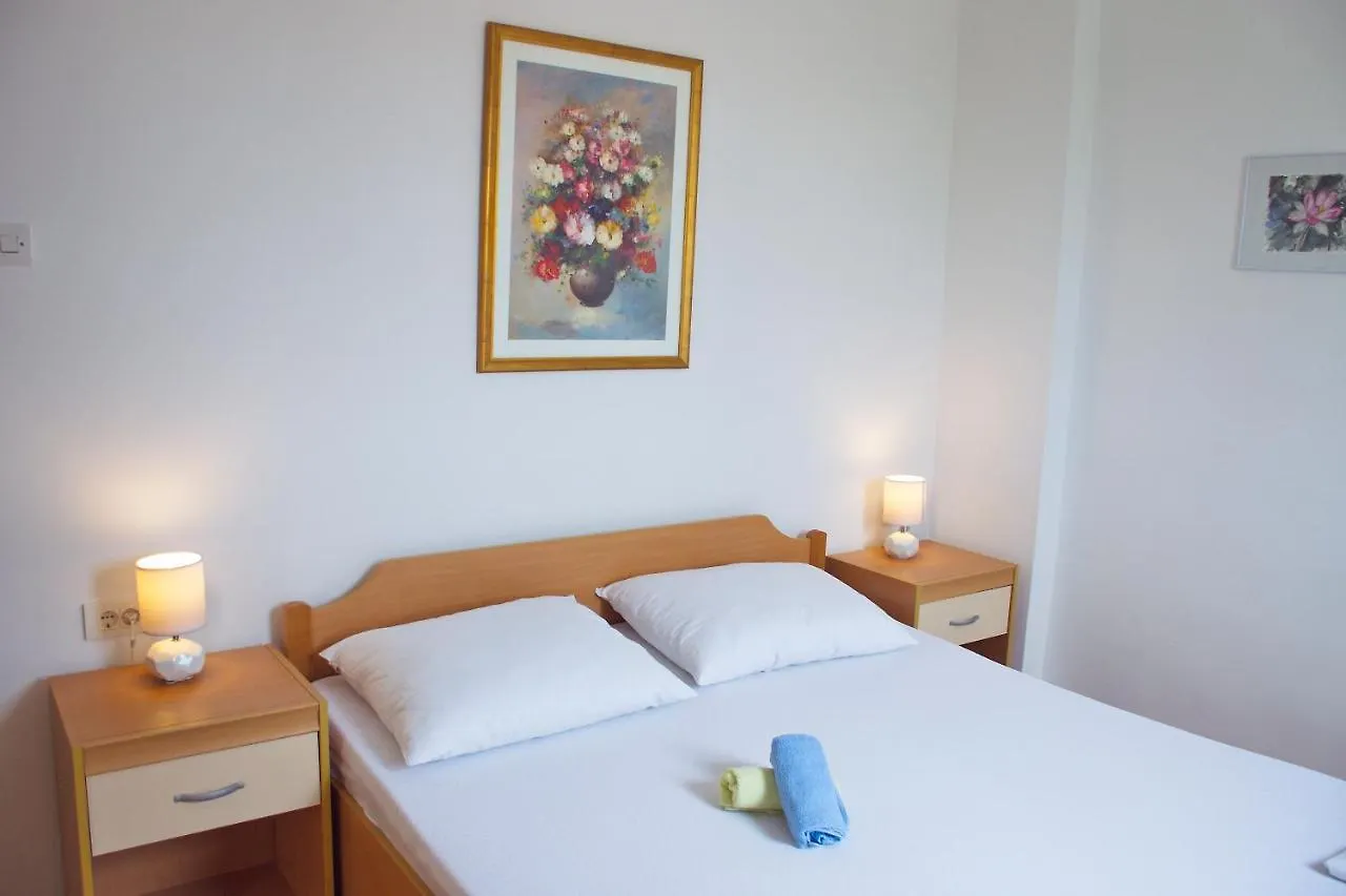 Apartment Holiday House Karmen Pag Town